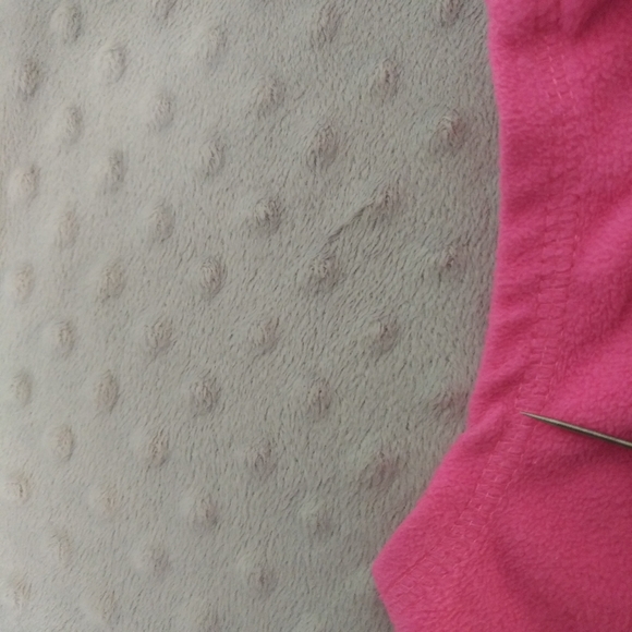 5/$20 Baby girl Carter's vest snowflakes 6 months - Picture 13 of 16